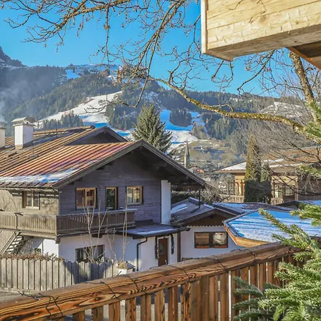 Janny Chalet, Hot Tub Holiday home